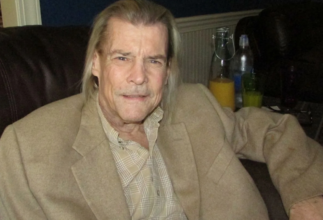 Czy rozpoznajesz tego młodego idola Hollywood? Rzadka retrospekcja legendy telewizji i kina!