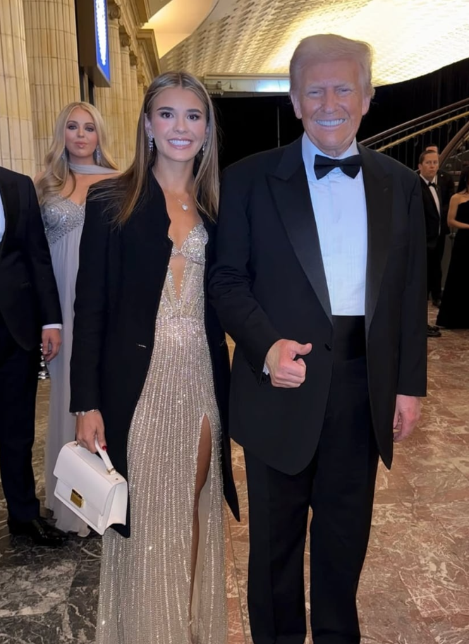 „Wnuczka Donalda Trumpa, Kai, wywołała burzę w sieci po opublikowaniu prowokacyjnego filmiku na TikToku z okazji swoich 18. urodzin”