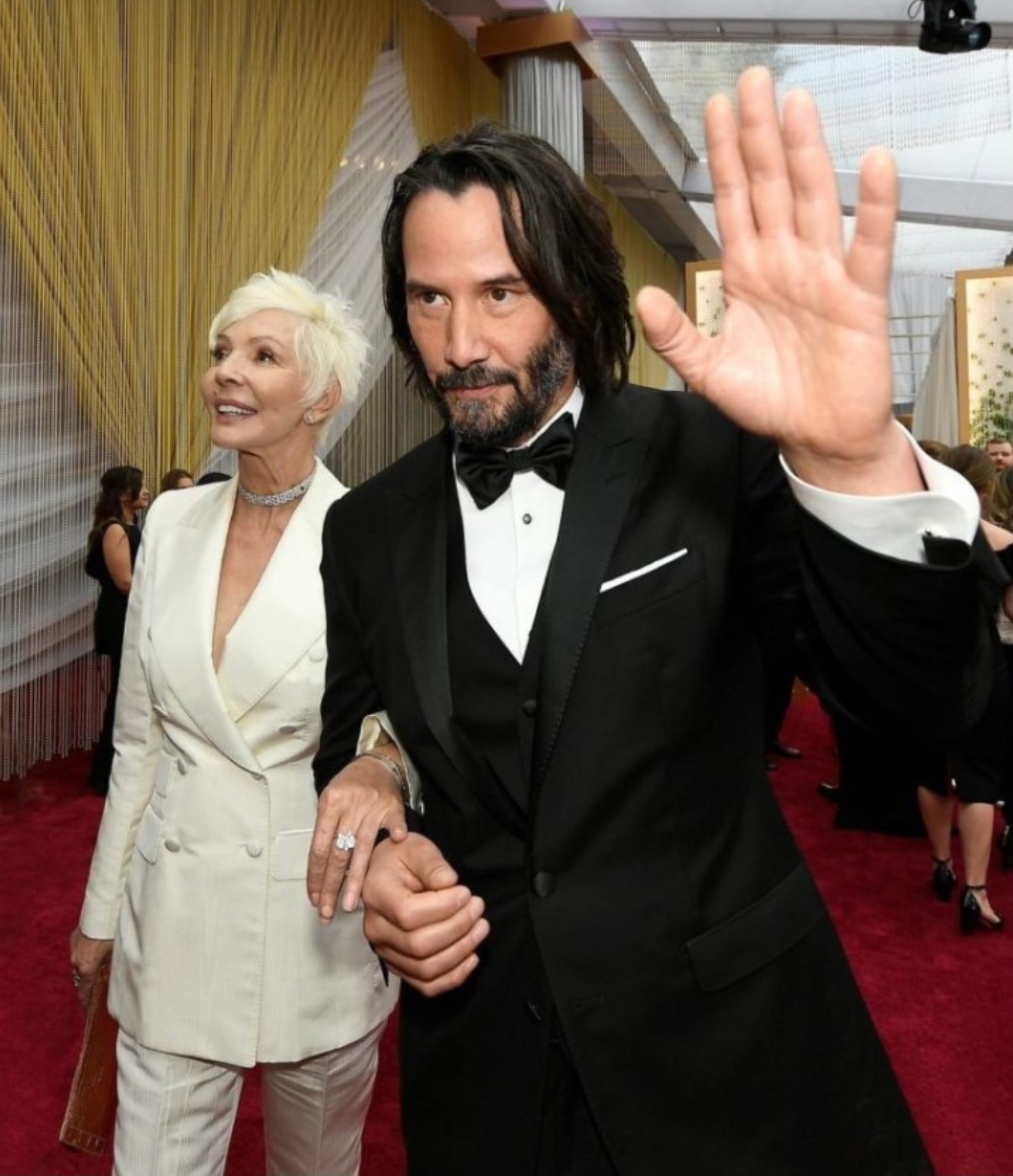 „Ponadczasowe piękno i elegancja”: 77-letnia matka Keanu Reevesa przyćmiewa swoją synową