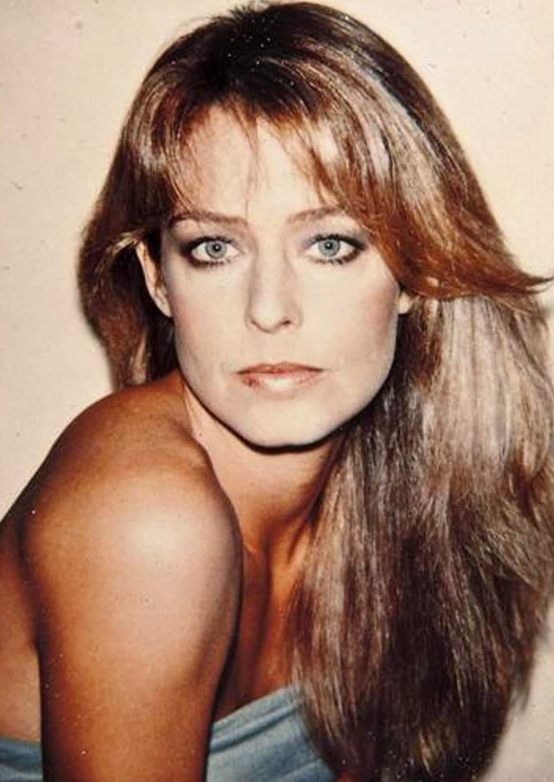 Uchwycone w 1973 roku: te dwie wschodzące aktorki wkrótce miały stać się ikonami hollywoodzkiego glamour! Czy je rozpoznajesz?