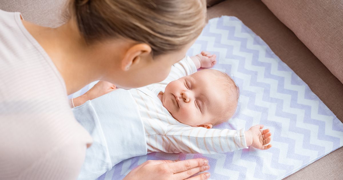 Nasza surogatka urodziła nasze dziecko – kiedy mój mąż po raz pierwszy kąpał ją, krzyknął: „Nie możemy zatrzymać tego dziecka”
