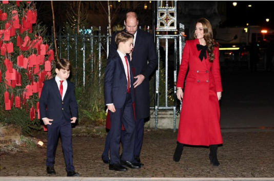 Książę William i Kate pojawili się wraz z całą trójką dzieci — a wszystkie spojrzenia skupiały się na Charlotte.