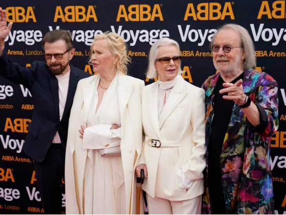 Legendarny zespół ABBA ponownie się zjednoczył po 36 latach: kultowe gwiazdy znów na scenie z niesamowitą energią!