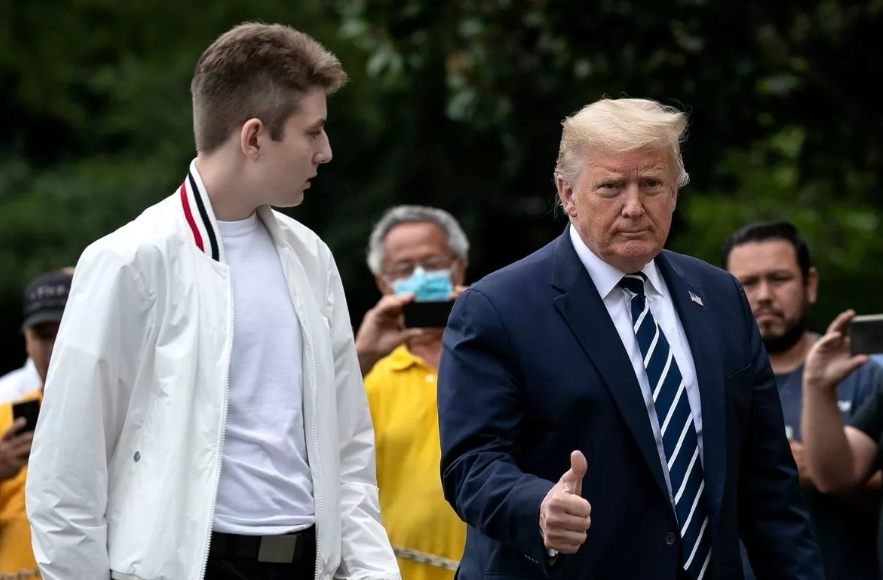 „Nowe zdjęcia Barrona Trumpa wywołały ogromne poruszenie: drobny szczegół, o którym mówi cały internet!”