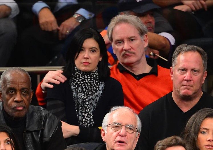 Gwiazda telewizji lat osiemdziesiątych wyszła za mąż za hollywoodzkiego aktora, który był od niej starszy o szesnaście lat, a następnie porzuciła karierę, by poświęcić się wychowywaniu ich dzieci!