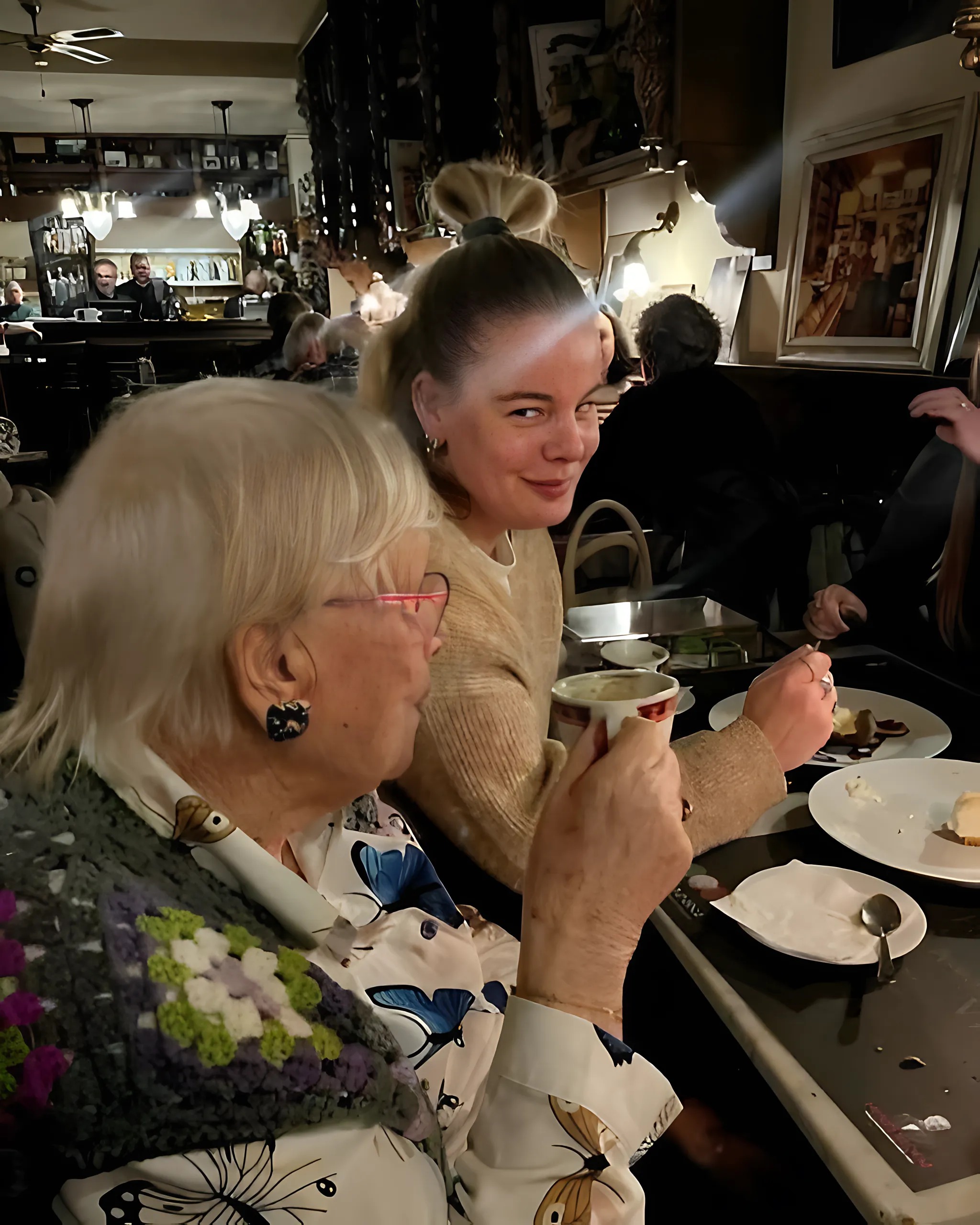 Moje przyrodnie rodzeństwo zostawiło naszą 81-letnią babcię w nadmorskiej restauracji, żeby uniknąć zapłacenia rachunku w wysokości 412 dolarów – lekcja, której ich nauczyłem, będzie ich prześladować do końca życia