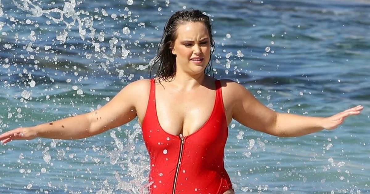 Wschodząca gwiazda pojawiła się na rzadkim zdjęciu w bikini! Kim ona jest?