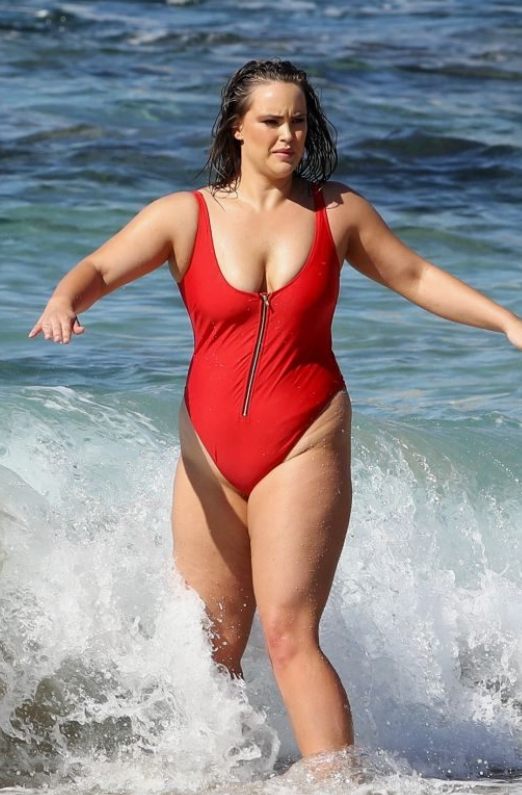 Wschodząca gwiazda pojawiła się na rzadkim zdjęciu w bikini! Kim ona jest?