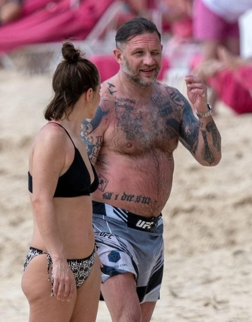 Słynny aktor został włączony do rzadkiego ujęcia paparazzi z żoną!: Kim on jest?