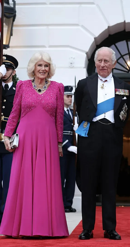 Wieczór królewskiej elegancji: rodzina Trumpów serdecznie wita parę monarchów podczas wyjątkowej uroczystości