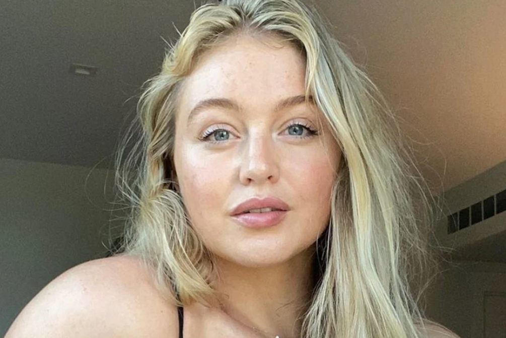 Znana modelka została sfotografowana przez paparazzi w towarzystwie tajemniczego mężczyzny na rzadkich zdjęciach z plaży — fani już o tym gorąco dyskutują!