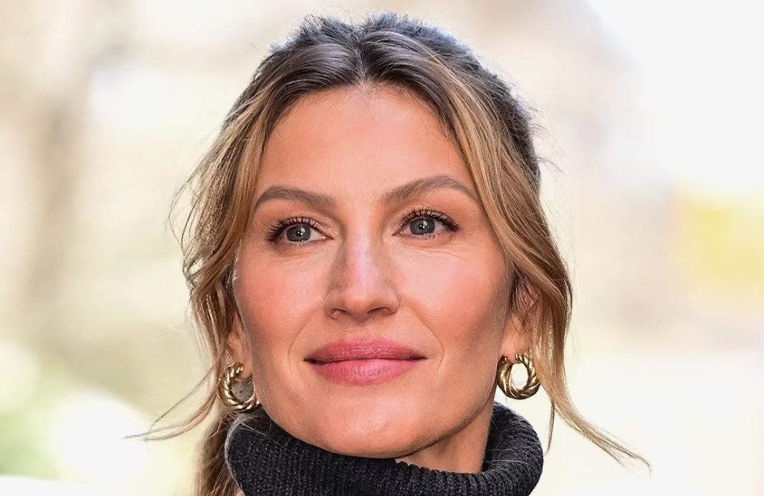 Supermodelka rzadko trafia przed obiektyw paparazzi wraz ze swoimi dziećmi! Kim ona jest?