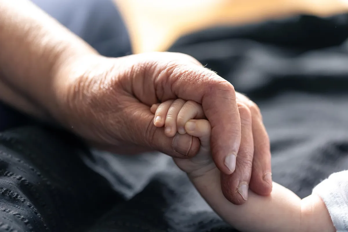 Kelnerka kazała mi i mojemu wnukowi opuścić kawiarnię – chwilę później nasze życie uległo całkowitej przemianie