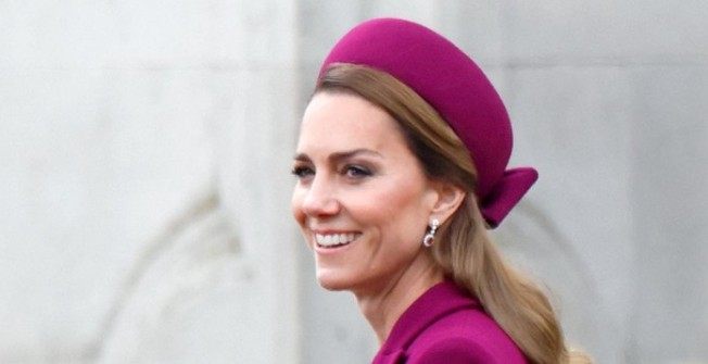 Kate Middleton emocjonalnie powróciła do solowych zagranicznych podróży — i wszystkie oczy były skupione na jej miękkim niebieskim wizerunku we Włoszech