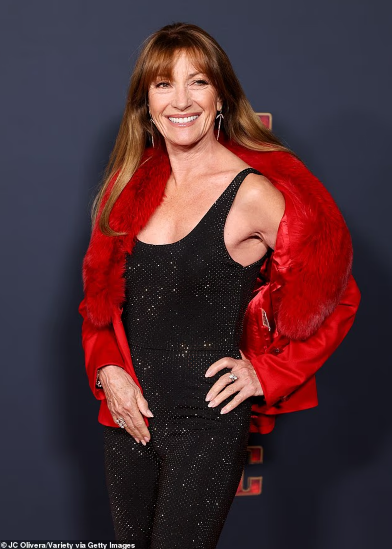 Jane Seymour spogląda poza swoje 75 lata na luksusową premierę EPiC: Elvis Presley in Concert.