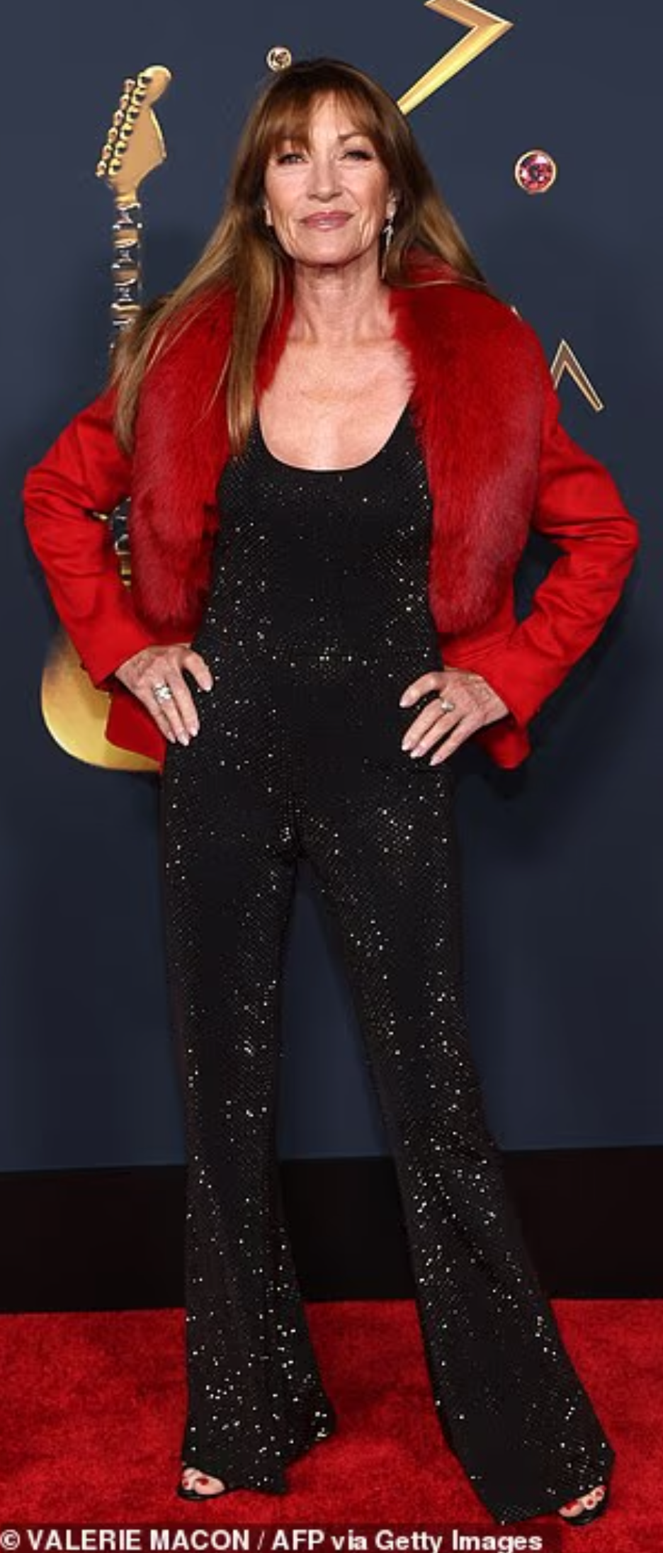 Jane Seymour spogląda poza swoje 75 lata na luksusową premierę EPiC: Elvis Presley in Concert.