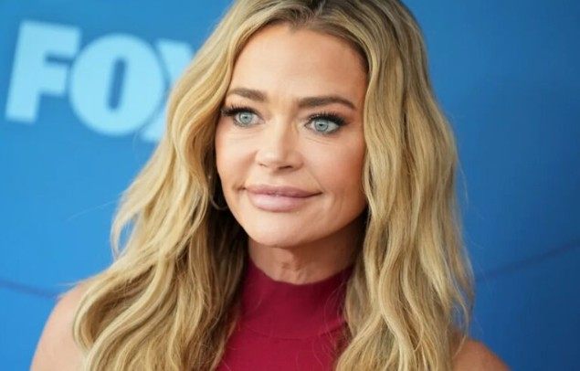«Lata zbierają żniwo?» 58-letnia Denise Richards w bikini gorąco dyskutuje o całym Internecie.
